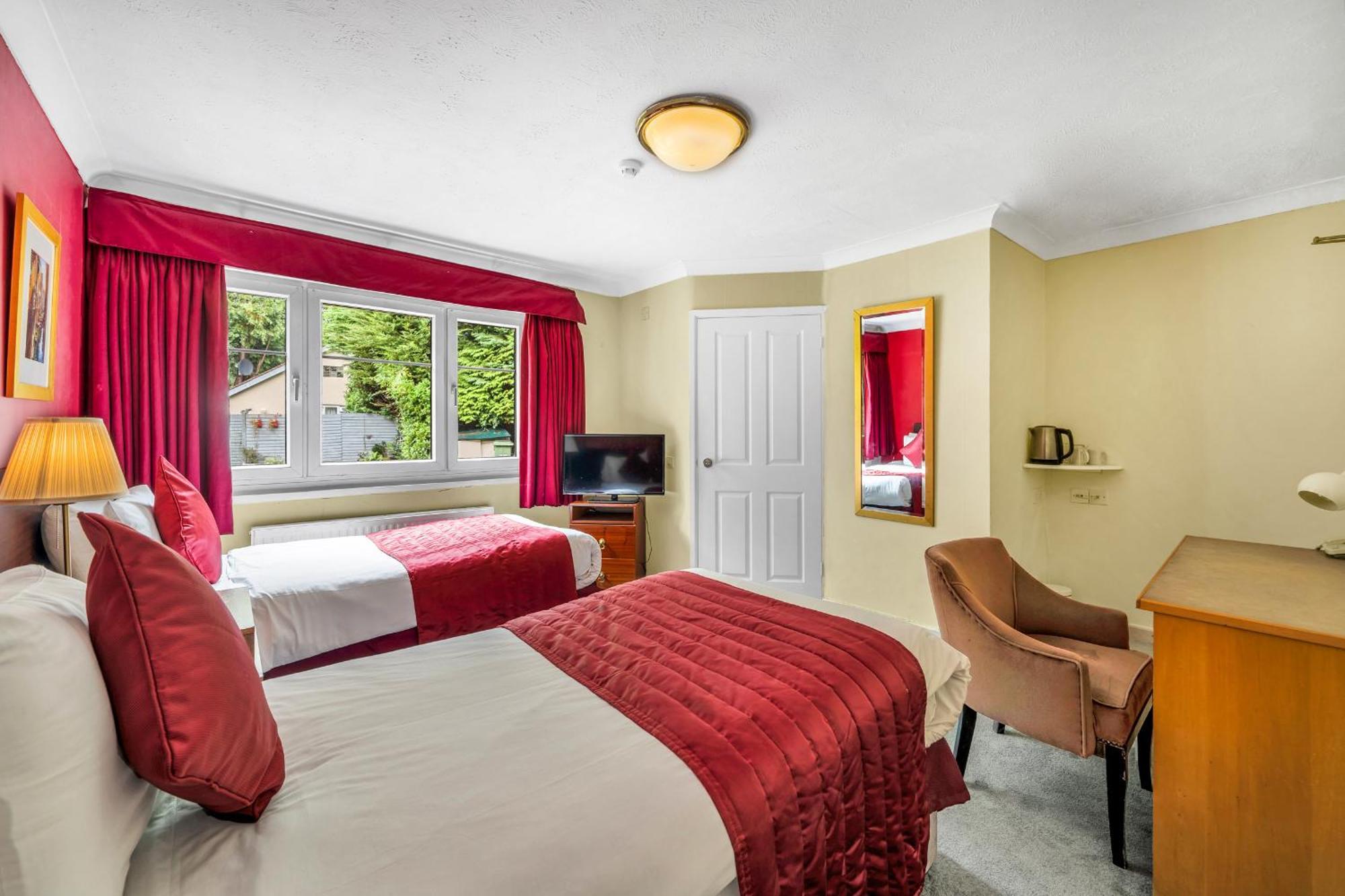 Dial House Hotel Crowthorne Buitenkant foto