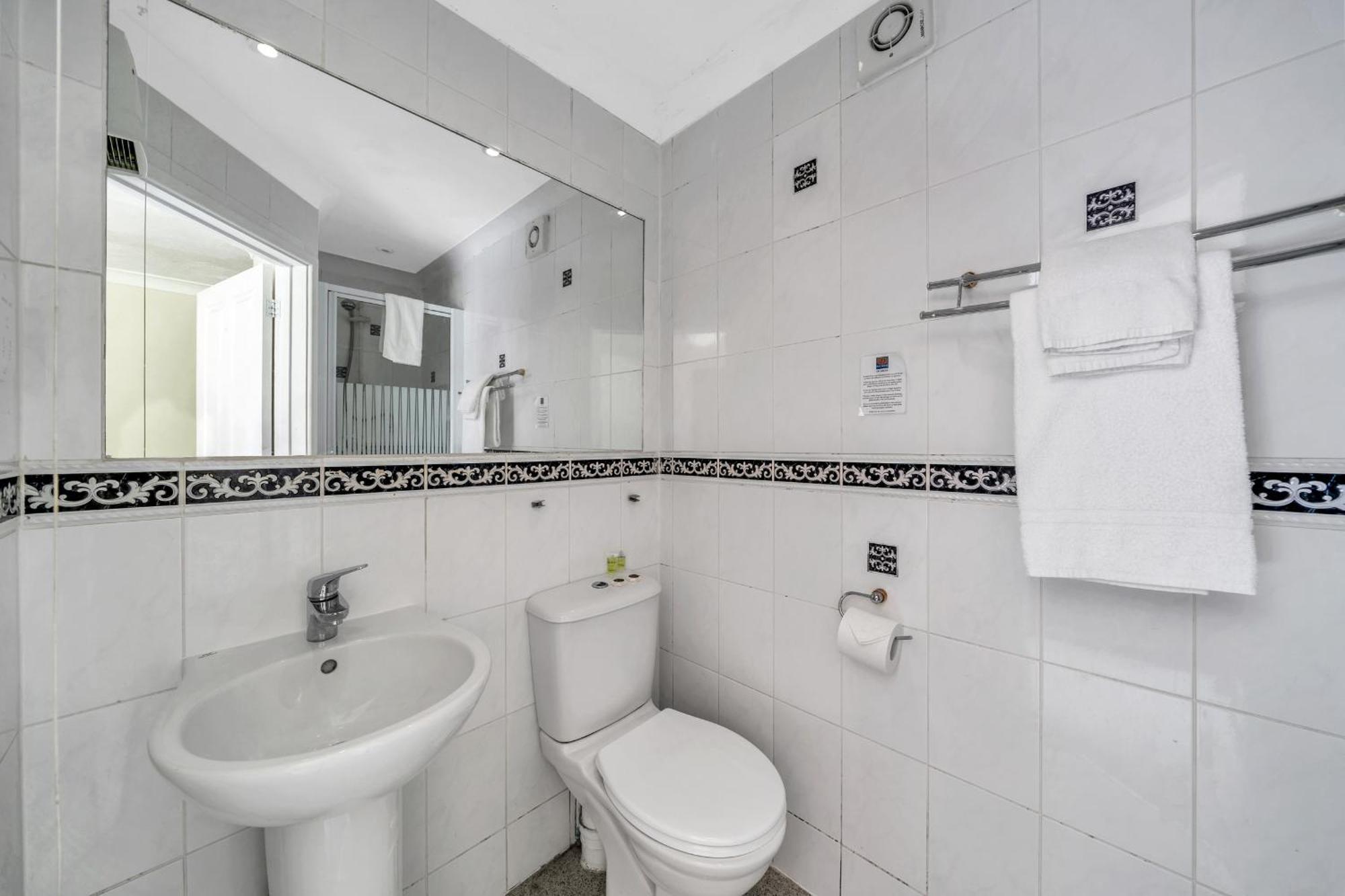 Dial House Hotel Crowthorne Buitenkant foto
