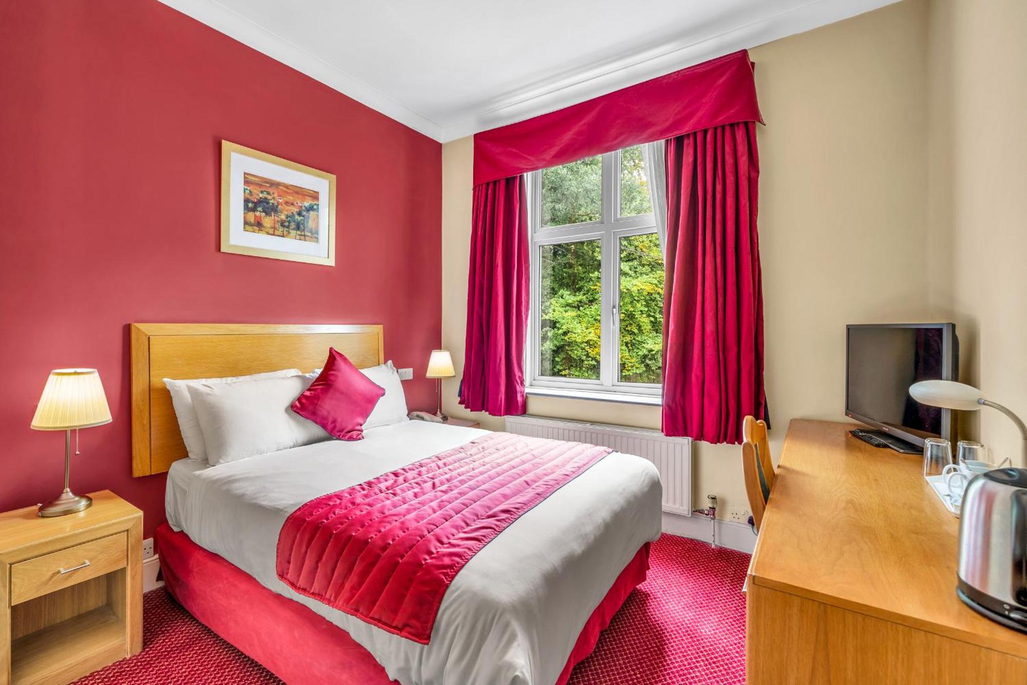 Dial House Hotel Crowthorne Buitenkant foto
