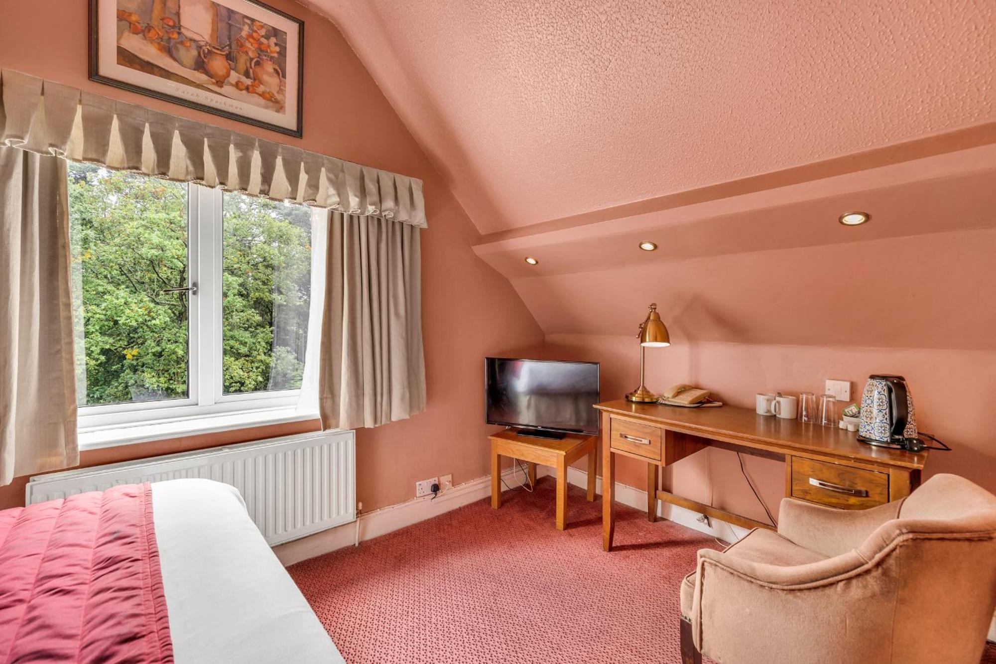 Dial House Hotel Crowthorne Buitenkant foto