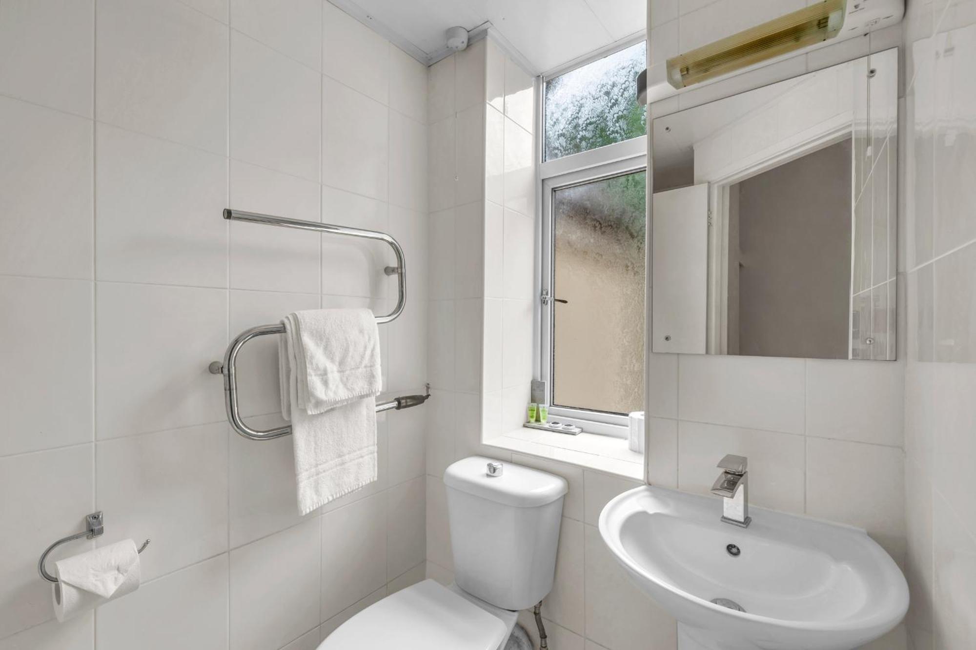 Dial House Hotel Crowthorne Buitenkant foto
