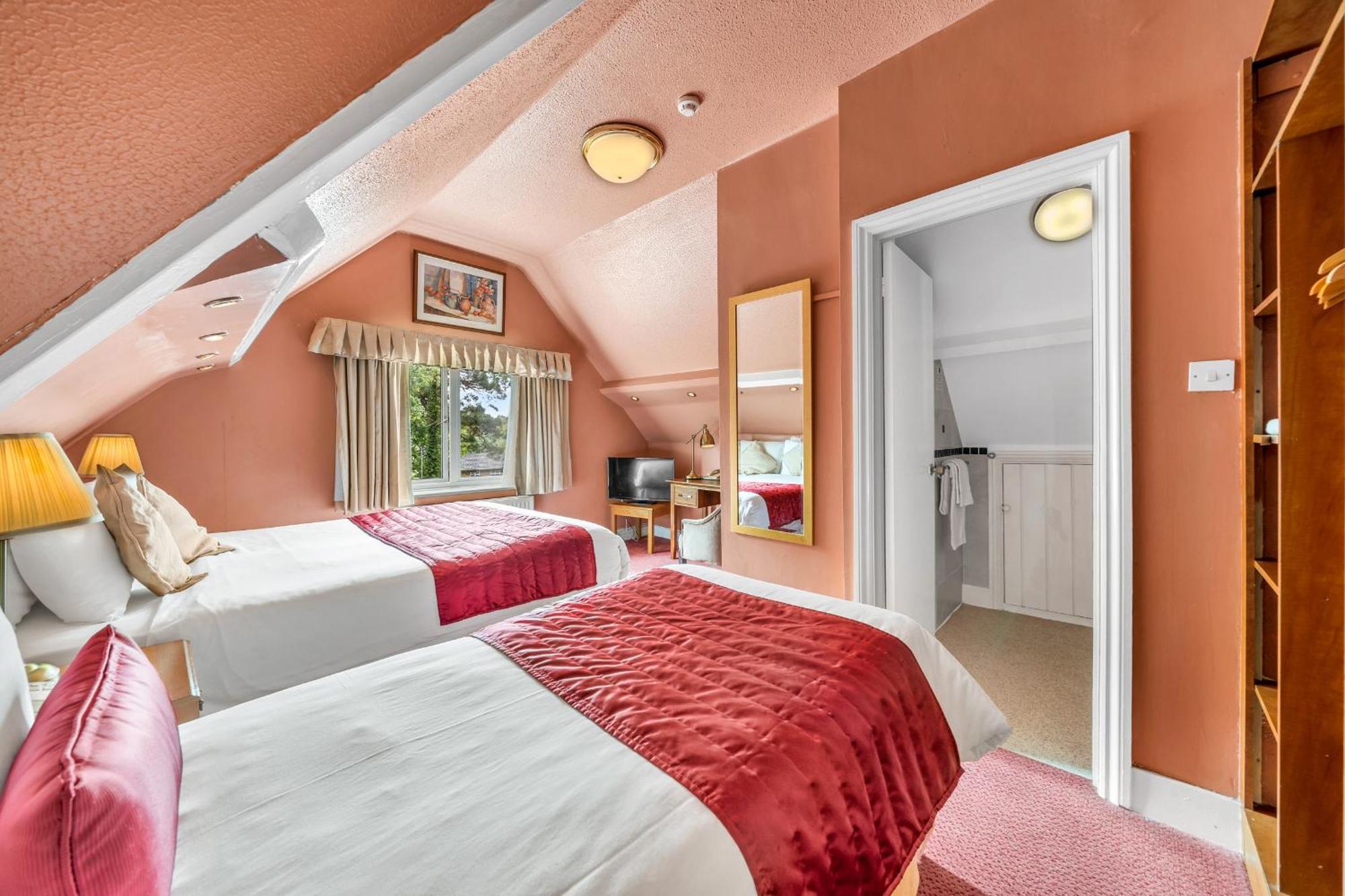 Dial House Hotel Crowthorne Buitenkant foto