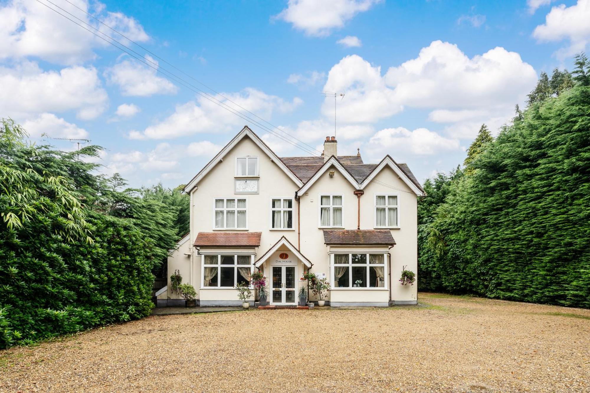 Dial House Hotel Crowthorne Buitenkant foto